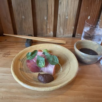 CRUDO - Tuna, heirloom tomato, calite(?), chipilin paste. - Sushi Bars Near Me - Oaxaca de Juárez, OAX