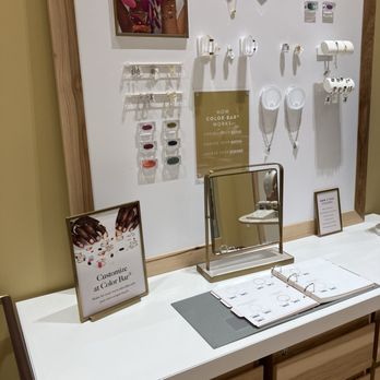 Kendra Scott - Color bar options - Jewelry Near Me - Canoga Park, California