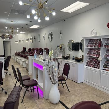 Intown Nail Design - Nail Salons Near Me - Leesburg, Virginia