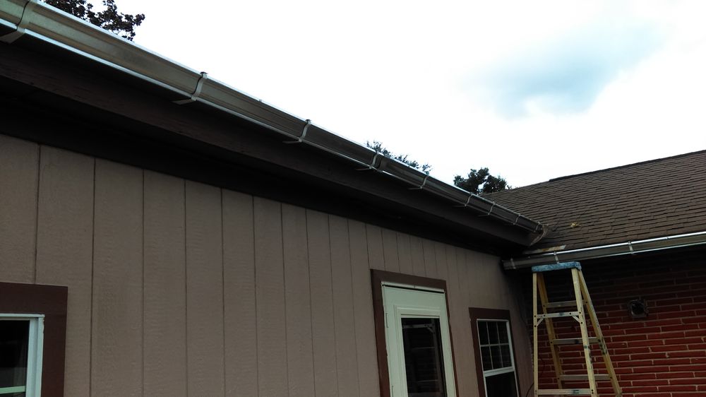 Slide of Bearded Guy Contracting