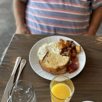 Red House Tavern - Simple Breakfast - American Near Me - Haymarket, Virginia Red House Tavern - Simple Breakfast - American Near Me - Haymarket, Virginia