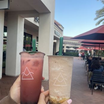 OMOMO Tea Shoppe - Strawberry green tea and itchy peachy - Coffee & Tea Near Me - Irvine, California OMOMO Tea Shoppe - Strawberry green tea and itchy peachy - Coffee & Tea Near Me - Irvine, California