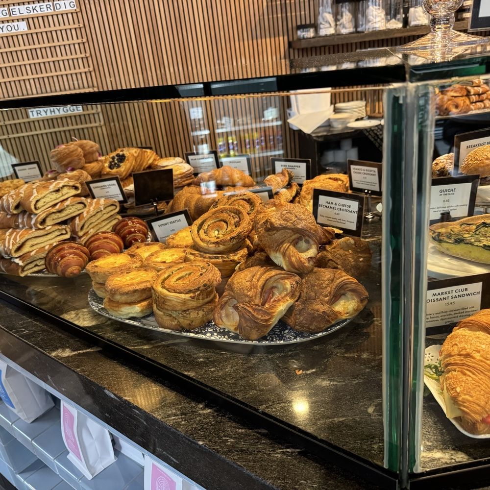 Pastry case Pastry case