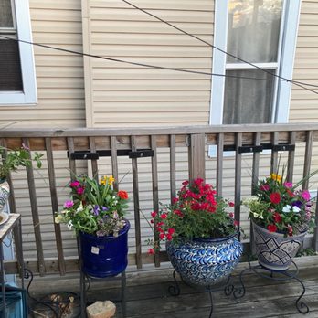 Lisa Creative Landscape - Patio flowers - Landscape Architects or Designers Near Me - Chicago, Illinois