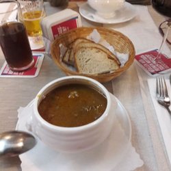 Sarajevo - Waren im Sarajevo essen.Super lecker, große Portionen.Ein Restaurant zu empfehlen.