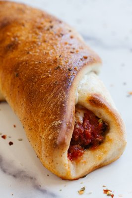 Pizza Loves Sauce by null