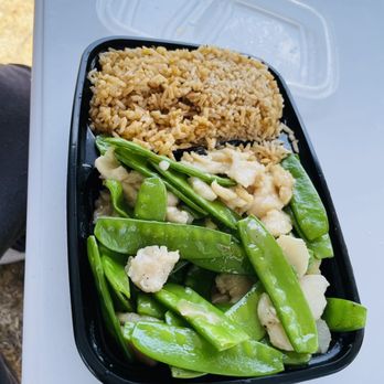 Fu Sing - Chicken with snow peas - Chinese Near Me - Torrance, California Fu Sing - Chicken with snow peas - Chinese Near Me - Torrance, California