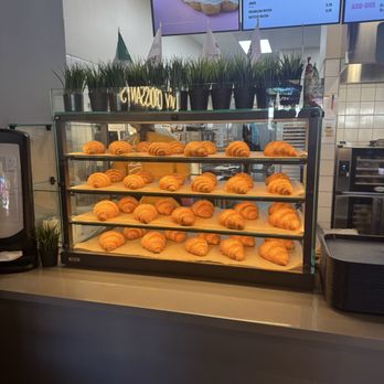Lviv Croissants - Cafes Near Me - Fair Oaks, California