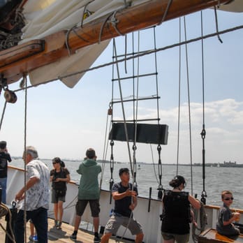 Manhattan by Sail - Boat Charters Near Me Manhattan by Sail - Boat Charters Near Me