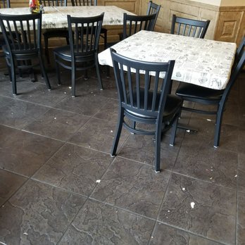 The Troll Tavern - Crap on the floor when we came and left - American Near Me - Helen, Georgia