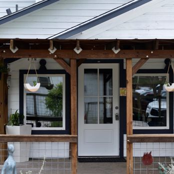 Infinity Wellness Center - Our holistic wellness clinic's cozy front porch - Chiropractors Near Me - waxahachie, Texas Infinity Wellness Center - Our holistic wellness clinic's cozy front porch - Chiropractors Near Me - waxahachie, Texas