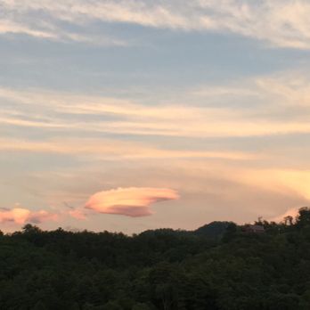 Moose Hollow Lodge - Sunset view from the rear deck!! Breathtaking!! - Vacation Rentals Near Me - Sevierville, Tennessee