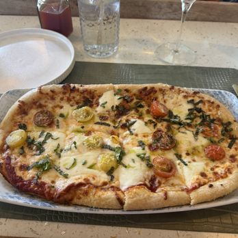 Florida Room - Margarita flatbread - Cocktail Bars Near Me - Fort Lauderdale, Florida