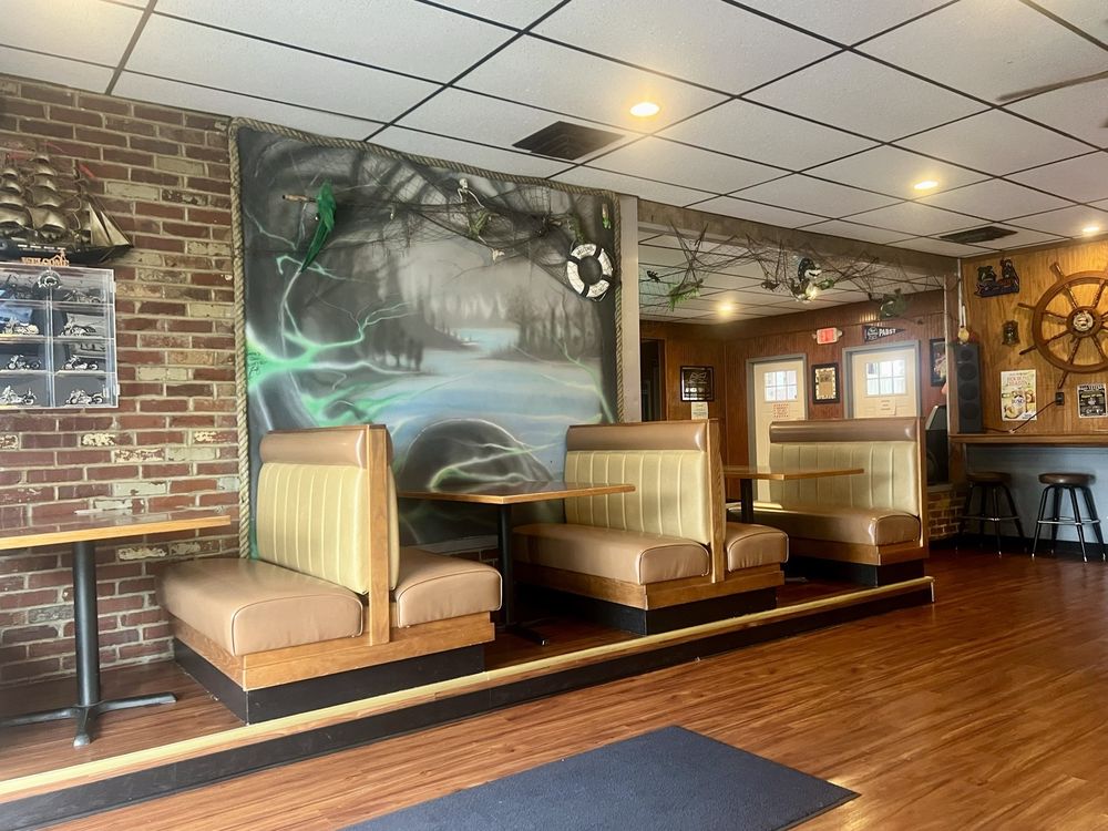 Food from Gator's Easy Wind Pub