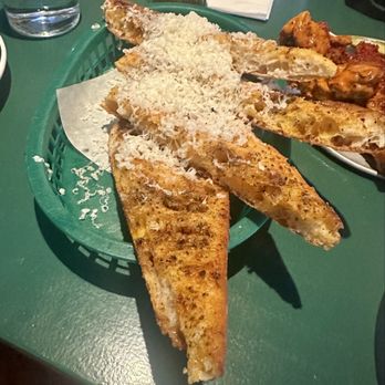 Pijja Palace - Chili garlic toast - Sports Bars Near Me - Los Angeles, California