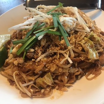 Star Noodle - Pad Thai - Asian Fusion Near Me - Lahaina, Hawaii