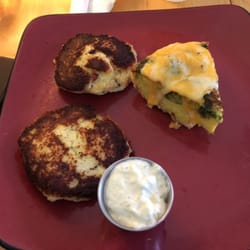 Kellock's Eatery - Fish cakes and cheese- broccoli quiche