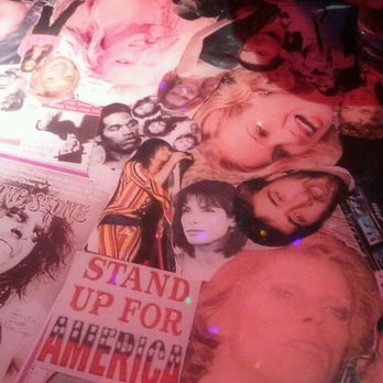 Barney's Beanery - Table decor - Breakfast & Brunch Near Me - Westwood, California