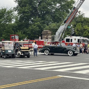 Memorial Day Parade - Landmarks & Historical Buildings Near Me - Washington, DC, District of Columbia