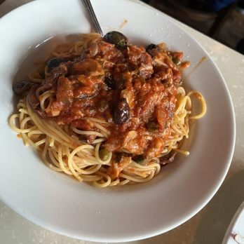 La Grolla - Spaghetti Pomadoro - Italian Near Me - Saint Paul, Minnesota La Grolla - Spaghetti Pomadoro - Italian Near Me - Saint Paul, Minnesota
