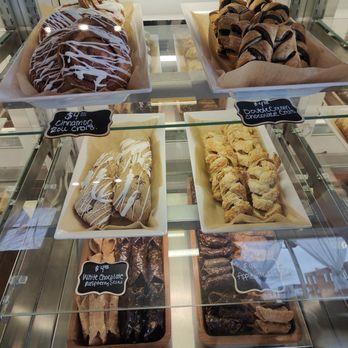 The Guilty Grind - Pastry case - Bakeries Near Me - Gallatin, Tennessee