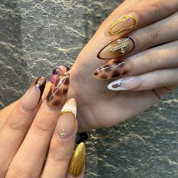 Foxy Nails