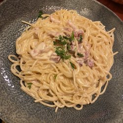 Pizzeria La Grappa - Carbonara (nicht original italienisch, da Sahne an den Nudeln ist)