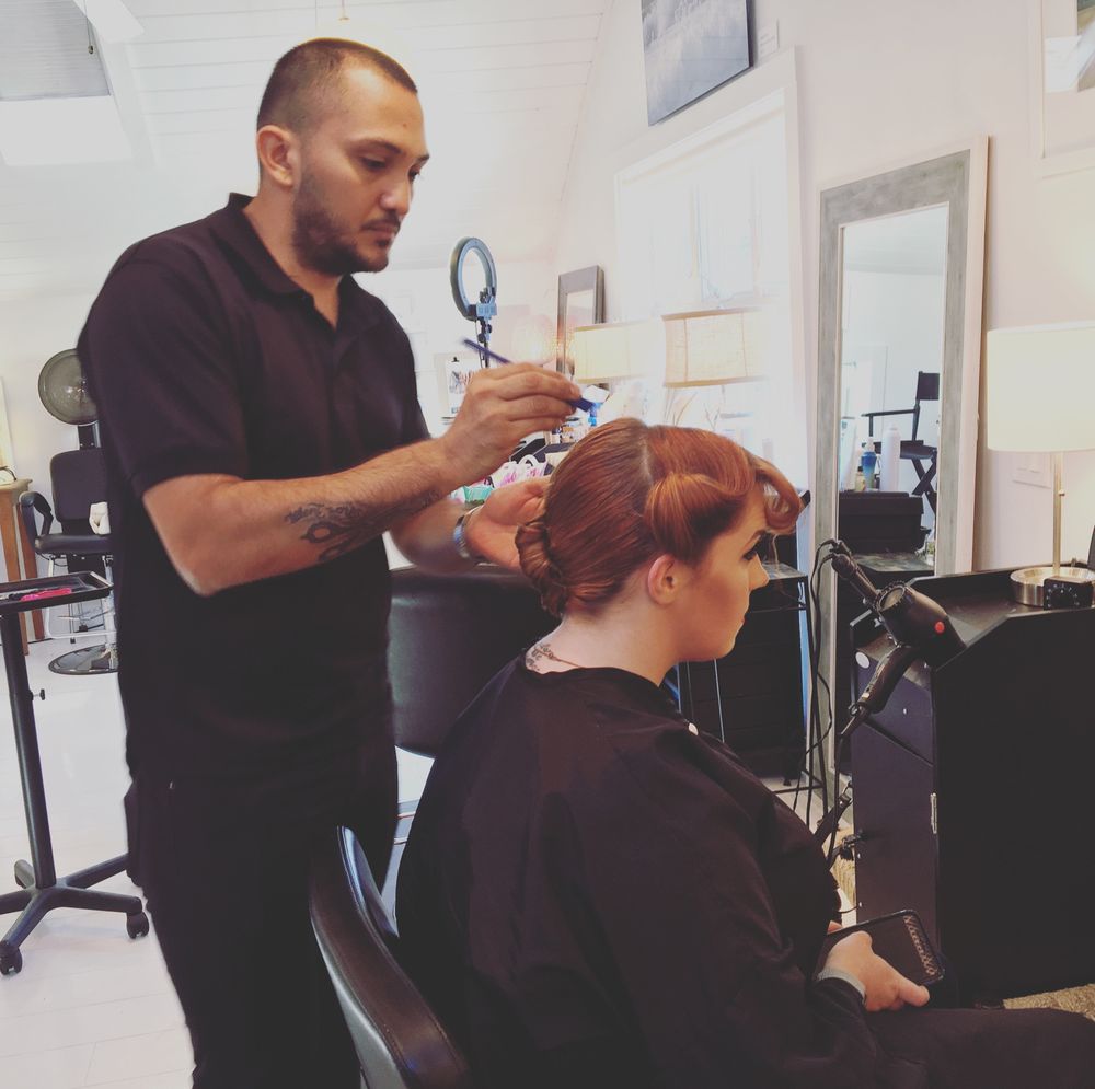 WINDSWEPT BY THE SEA SALON 128 Bridgehampton Sag Harbor Tpke