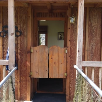 Out'n'About Treehouse Treesort - Hotels Near Me - Cave Junction, Oregon