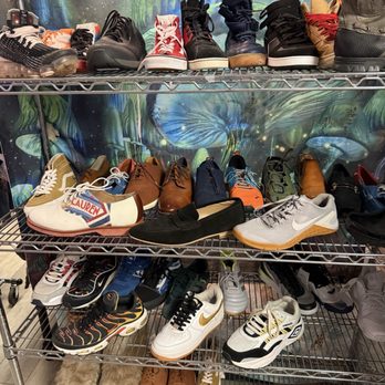 Clearwater Closet - Vintage clothing - Used, Vintage & Consignment Near Me - Clearwater, Florida Clearwater Closet - Vintage clothing - Used, Vintage & Consignment Near Me - Clearwater, Florida