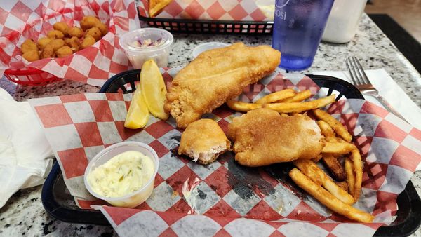 Pub Fish & Chips by null