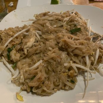 Hom Mali - Pad Thai - Thai Near Me - Chicago, Illinois