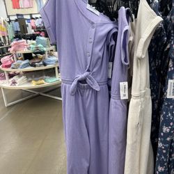 Old Navy - Hanging loose