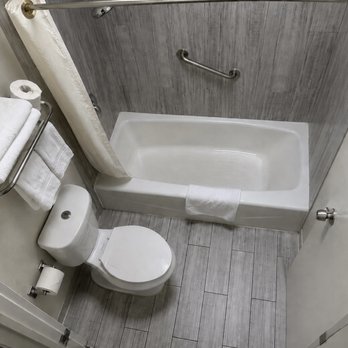 Cabana Inn & Suites - Bathroom - Hotels Near Me - Long Beach, California Cabana Inn & Suites - Bathroom - Hotels Near Me - Long Beach, California