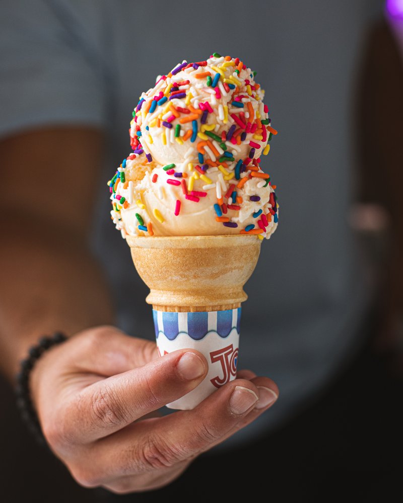 Tommy Scoops Ice Cream Truck Logo