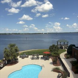 Pool and river view! Pool and river view!