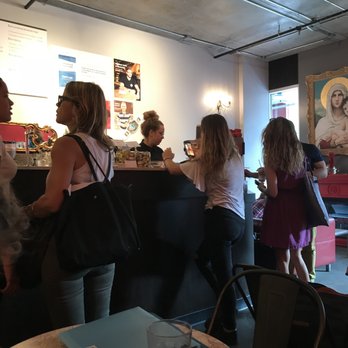 Café In Gamba - The only not red wall - Coffee & Tea Near Me - Montreal, Quebec Café In Gamba - The only not red wall - Coffee & Tea Near Me - Montreal, Quebec