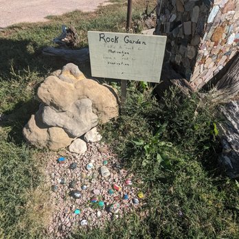 Prairie Agate Rock Shop - Rock garden - take a stone, leave a stone - Gemstones & Minerals Near Me - Crawford, Nebraska