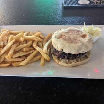 Lynch's on the Green - Plain Hamburger. - American Near Me - Thiells, New York Lynch's on the Green - Plain Hamburger. - American Near Me - Thiells, New York