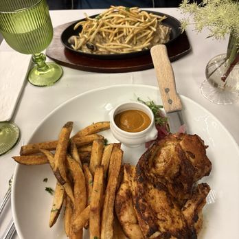 ViaSelfie Fusion Kitchen - Seafood Near Me - Burbank, California