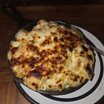 Flying Pig Pub & Kitchen - Bacon Mac N'cheese - Pubs Near Me - Oceanside, California Flying Pig Pub & Kitchen - Bacon Mac N'cheese - Pubs Near Me - Oceanside, California