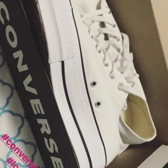 Journeys - Shoe Stores Near Me - Cerritos, California