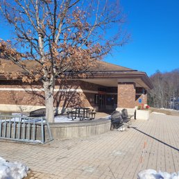 Exterior photo of Berlin-Peck Memorial Library - Berlin, Connecticut Exterior photo of Berlin-Peck Memorial Library - Berlin, Connecticut