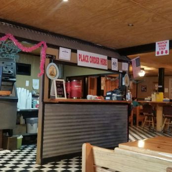 Mad Mack's Burger - The front counter - Burgers Near Me - San Antonio, Texas