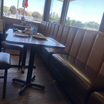 Denny's - Nobody bussing tables or cleaning the floors - Breakfast & Brunch Near Me - Hayward, California