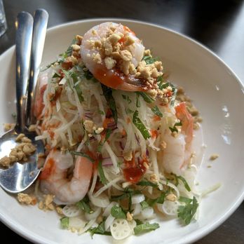 Amazing Basil - Papaya Salad (w/ Peanut).  It was ok, can use more flavor. - Asian Fusion Near Me - Fremont, California