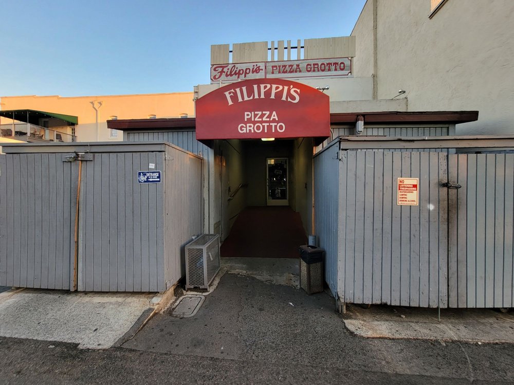 Filippi's Pizza Grotto Escondido