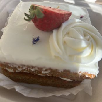 Cafe Magnolia - Carrot cake - Sandwiches Near Me - Kennewick, Washington