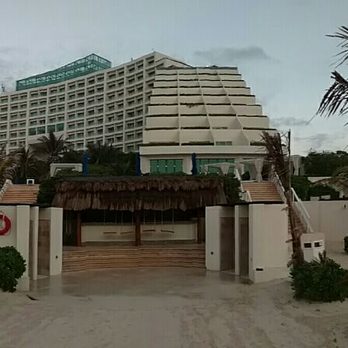 Live Aqua Resort - Great hotel in Cancun hotel zone 10 minutes from the airport - Resorts Near Me - Cancún, ROO