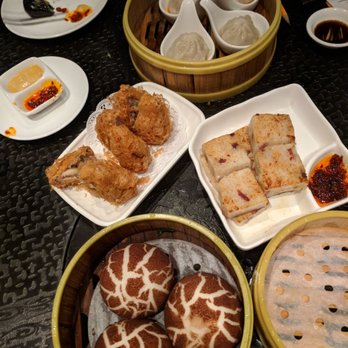 Dragon Beaux - Xiao long bao, deep fried taro puff, fried radish cake, mushroom chicken bun - Dim Sum Near Me - San Francisco, California
